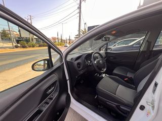 Toyota Yaris 2017-thumb-6