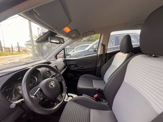 Toyota Yaris 2017-thumb-7
