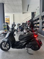 Piaggio Beverly 400 2024 HPE Sport-thumb-1