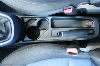 Hyundai i 10 2014 1.0 FIFA WORLD CUP EDITION,A/C,LED ΦΩΤΑ ΗΜΕΡΑΣ,ΠΡΟΒΟΛΕΙΣ+++-thumb-51