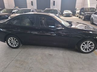 Bmw 318 2012 F30-thumb-1