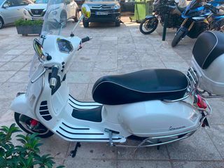 Vespa GTS Super 300 2022 Super-thumb-6