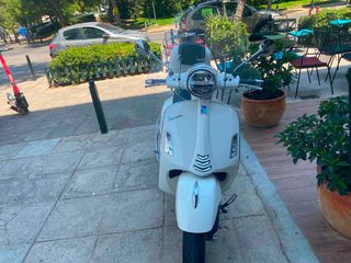 Vespa GTS Super 300 2022 Super-thumb-8