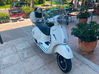 Vespa GTS Super 300 2022 Super-thumb-9
