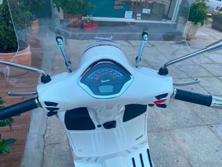 Vespa GTS Super 300 2022 Super-thumb-12