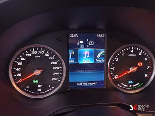 Mercedes-Benz GLC Coupe 2021 / COUPE / GLC 300 E / 9G TRONIC / 4MATIC-thumb-35