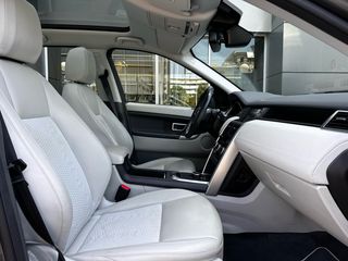 Land Rover Discovery Sport 2022 SE D180 Skyview-thumb-9