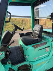 Mitsubishi 2002 FD30K-thumb-20
