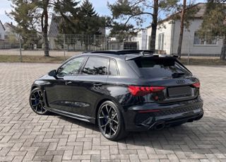 Audi RS3 2023-thumb-4