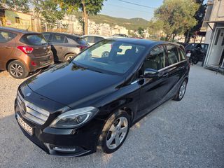 Mercedes-Benz B 180 2013-thumb-1