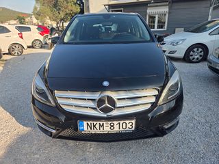 Mercedes-Benz B 180 2013-thumb-2