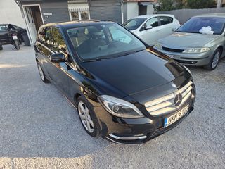Mercedes-Benz B 180 2013-thumb-4