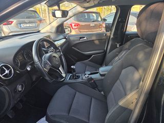 Mercedes-Benz B 180 2013-thumb-10