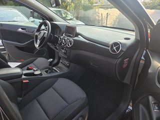 Mercedes-Benz B 180 2013-thumb-14