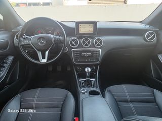 Mercedes-Benz A 200 2013 Full service history-thumb-17