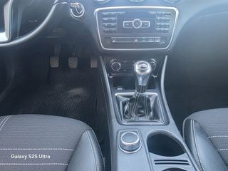 Mercedes-Benz A 200 2013 Full service history-thumb-21