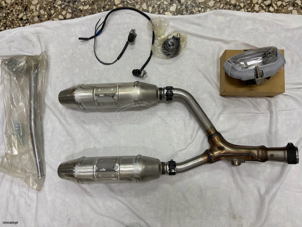 Crf 250 Εξατμίσεις,φανάρι,κοντέρ,σβηστηρια και πλαγιοστατες (2006-9)