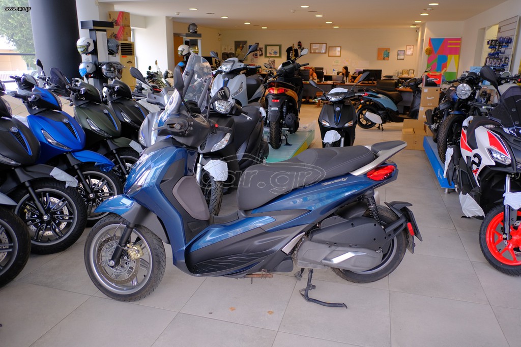 Piaggio Beverly 300i 2021 BEVERLY 300 ABS/ASR