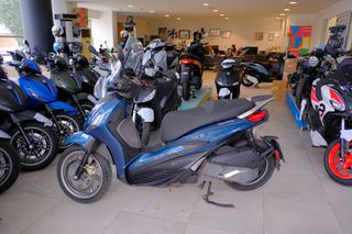 Piaggio Beverly 300i 2021 BEVERLY 300 ABS/ASR