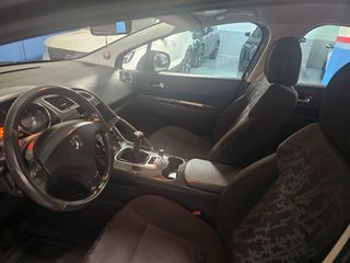 Peugeot 3008 2010-thumb-6