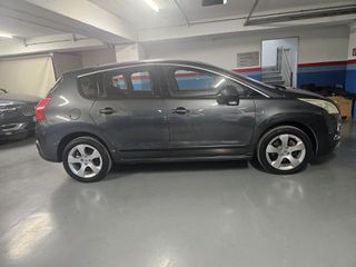Peugeot 3008 2010-thumb-9