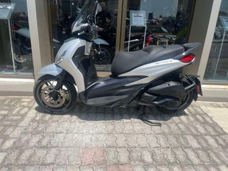 Piaggio Beverly 300 2021 HPE S