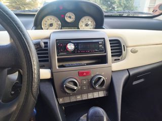 Lancia Ypsilon 2006-thumb-9