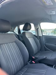 Volkswagen Polo 2016-thumb-10