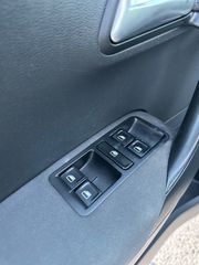 Volkswagen Polo 2016-thumb-14