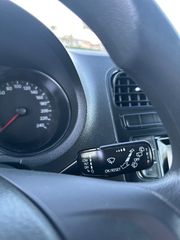 Volkswagen Polo 2016-thumb-17