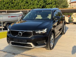 Volvo XC40 2018-thumb-1