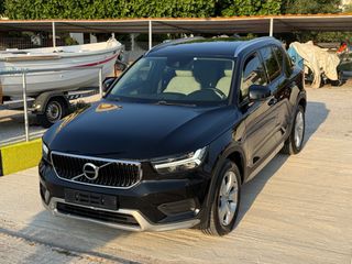Volvo XC40 2018-thumb-2