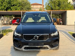 Volvo XC40 2018-thumb-3