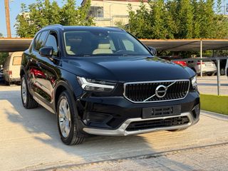Volvo XC40 2018-thumb-4