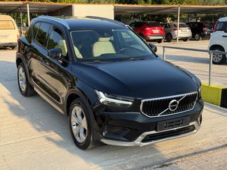 Volvo XC40 2018-thumb-5