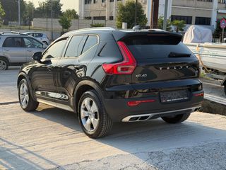 Volvo XC40 2018-thumb-16