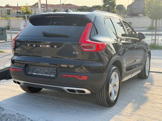 Volvo XC40 2018-thumb-17