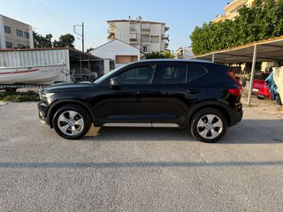 Volvo XC40 2018-thumb-18