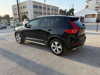 Volvo XC40 2018-thumb-19