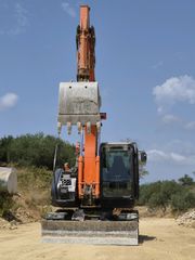 Εκσκαφέας Με Ερπύστριες Hitachi 2014 135