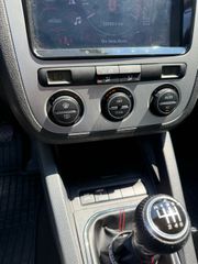Volkswagen Scirocco 2009-thumb-19