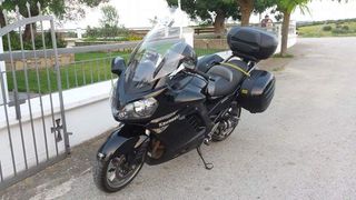 Kawasaki GTR 1400 2008-thumb-32