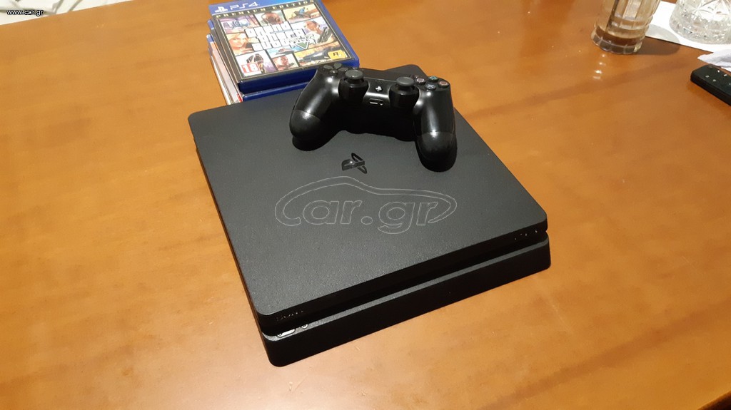 Playstation 4 slim