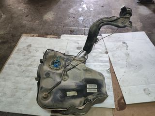 Ντεπόζιτο κομπλέ ολόκληρο μαζί με αντλία seat leon 2009
