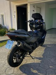 Yamaha T-MAX 560 2026-thumb-16