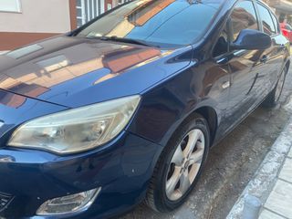 Opel Astra 2013 ASTRA J-thumb-5