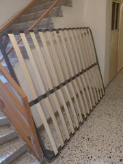 Μεταλικός σκελετός κρεβατιού με ποδαρακια