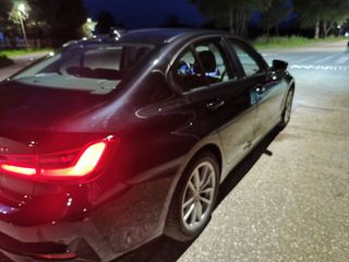 Bmw 330 2020-thumb-7