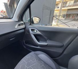 Peugeot 2008 2018 1.2 Pure Teck Style-thumb-10
