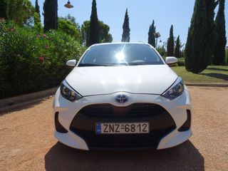 Toyota Yaris 2023 HDF ACTIVE PLUS 1.5 ΑΝΤΙΠΡΟΣΩΠΕΙΑΣ ΑΥΤΟΜΑΤΟ-thumb-1
